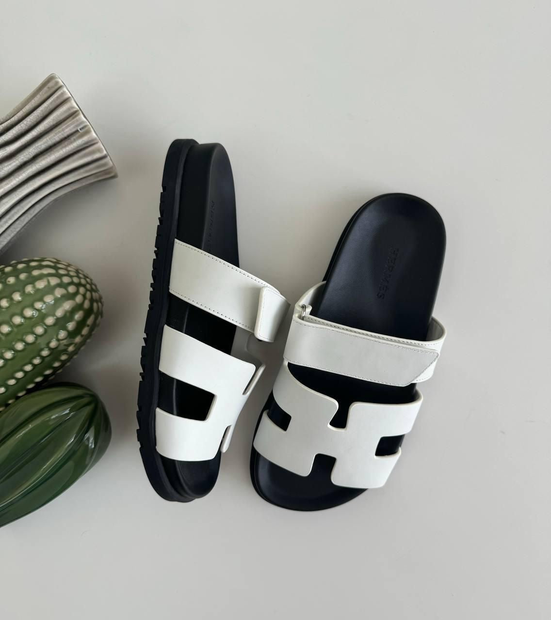 Hermès Chypre Sandals – White & Black Sole