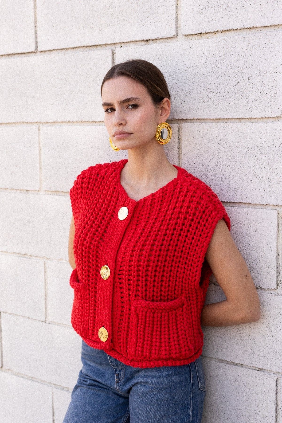 RED CHUNKY SWEATER VEST