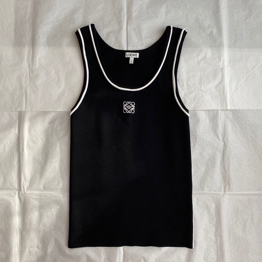 Contrast-Edge Tank Top – Black & White
