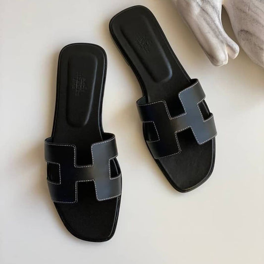 Hermès Oran Sandals – Classic Black