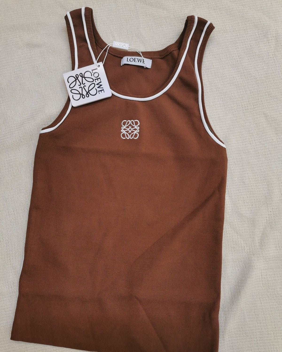 Contrast-Edge Tank Top – Brown & White