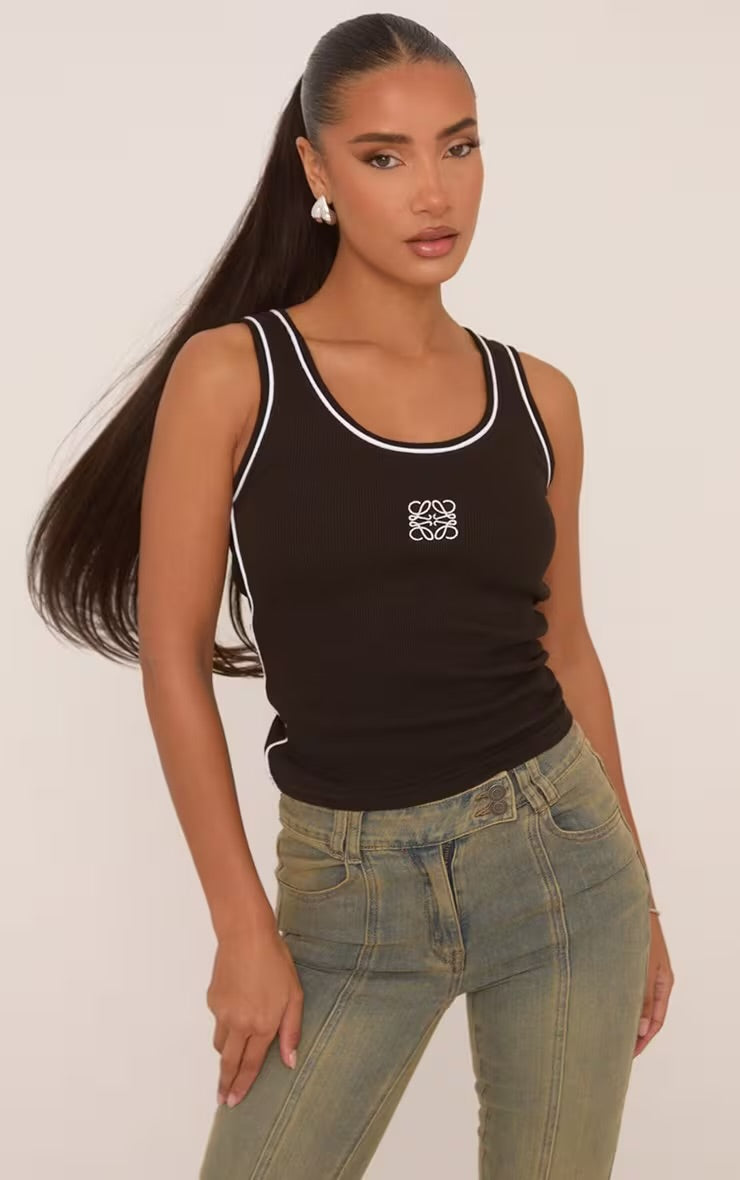 Contrast-Edge Tank Top – Black & White