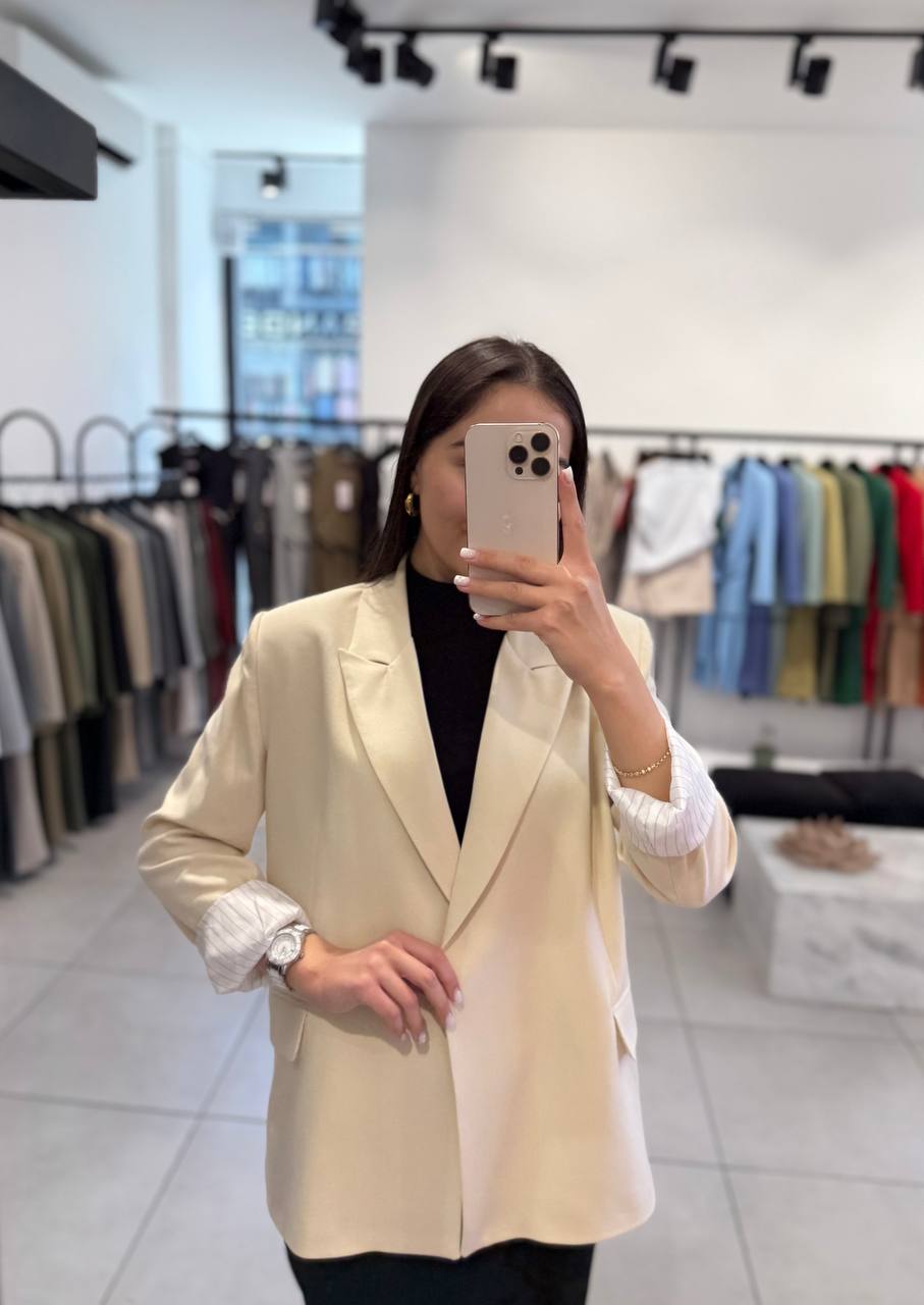 Boyfriend blazer in Beige