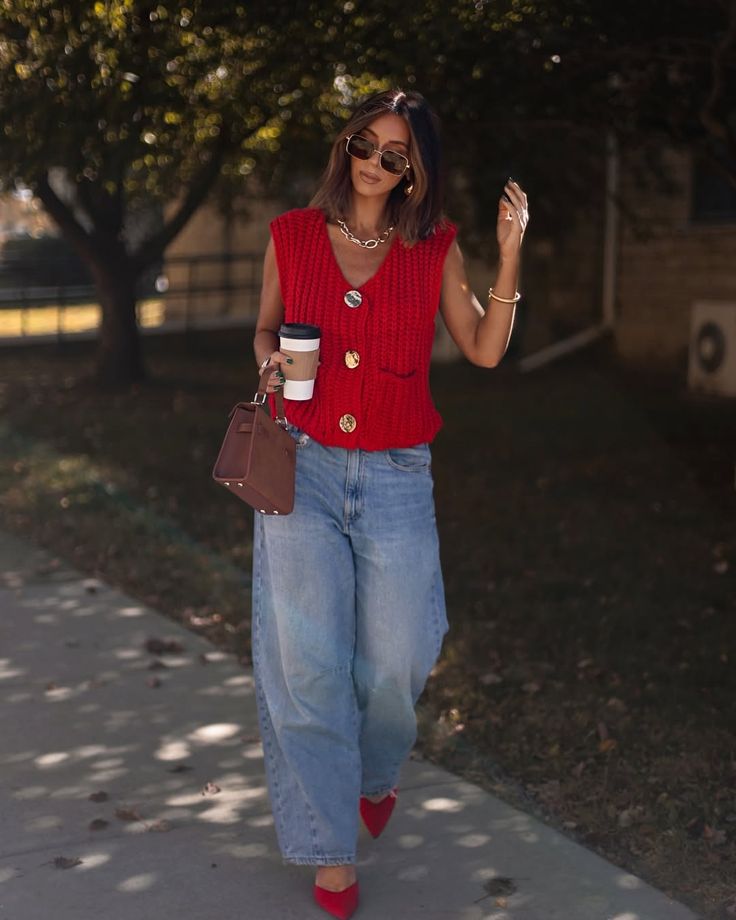 RED CHUNKY SWEATER VEST