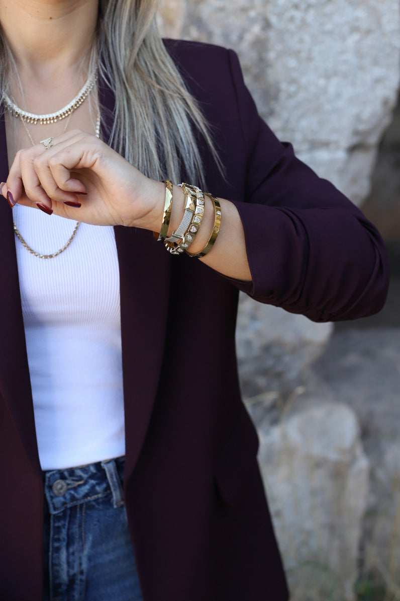 Burgundy buttonless blazer jacket