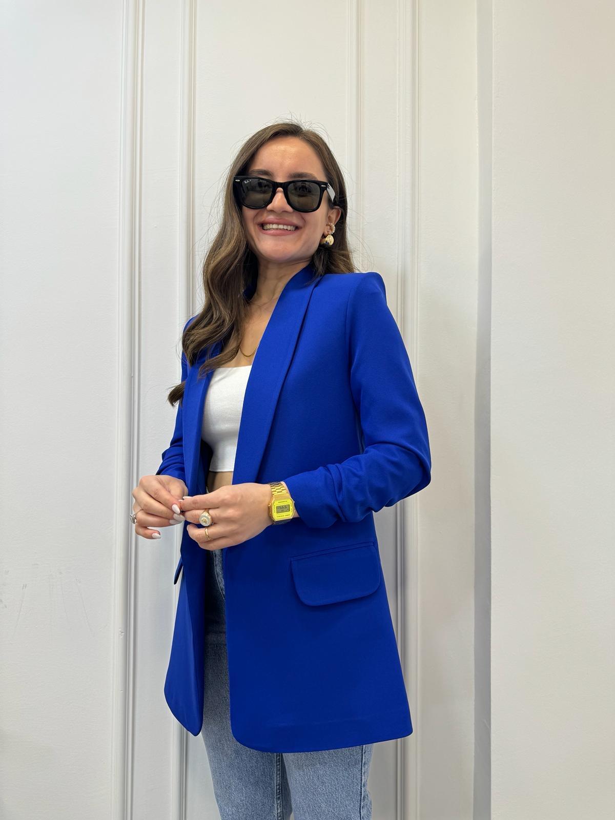Blue Buttonless Blazer Jacket – Tailored Elegance & Modern Sophistication