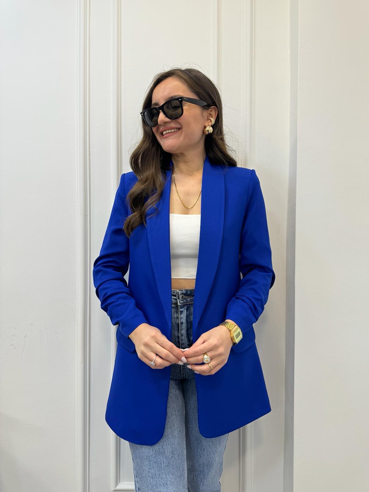 Blue Buttonless Blazer Jacket – Tailored Elegance & Modern Sophistication