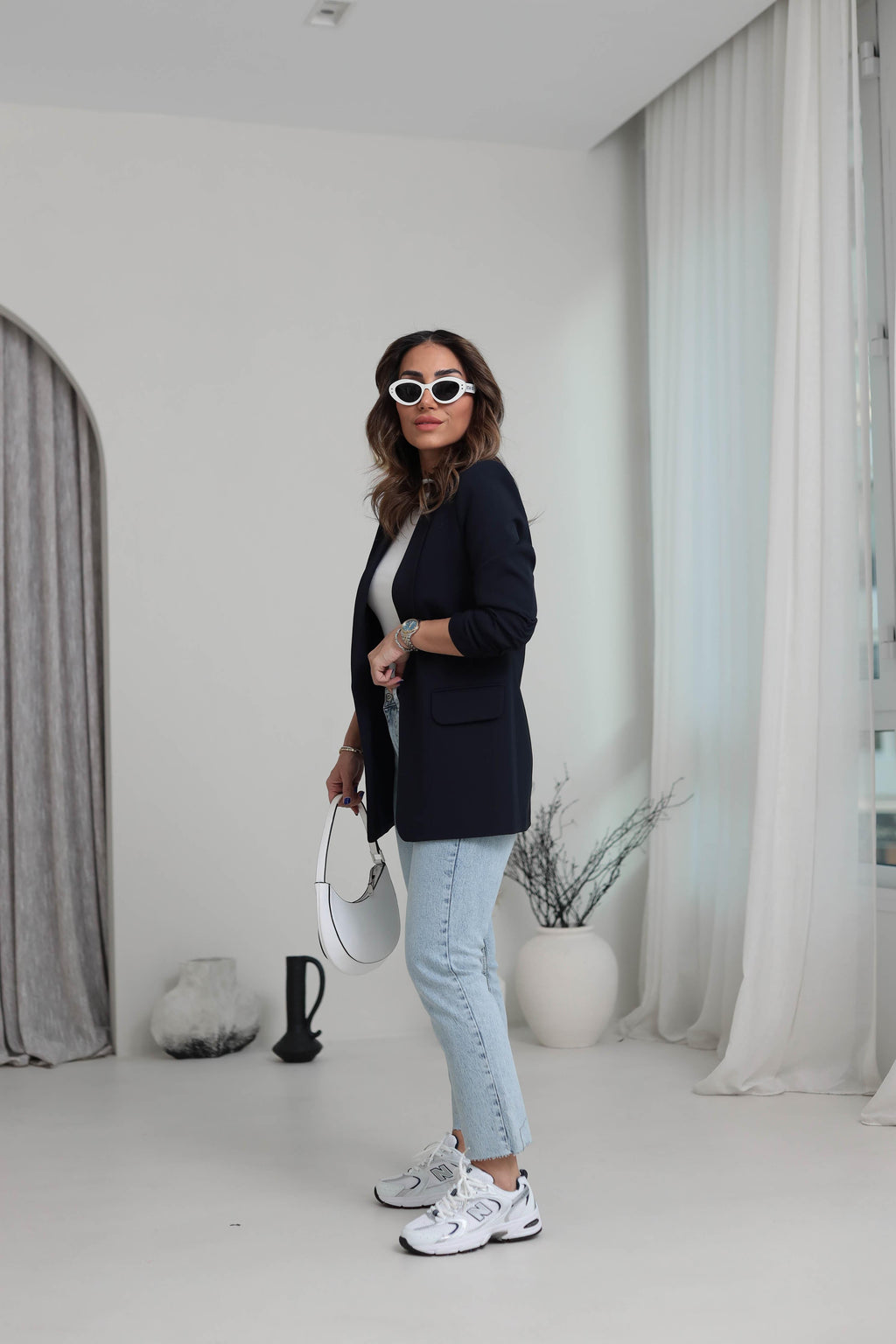 Navy-Blue Buttonless Blazer Jacket – Tailored Elegance & Modern Sophistication