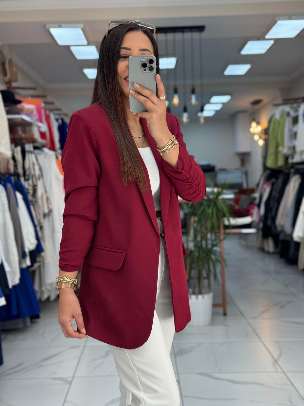 Burgundy buttonless blazer jacket
