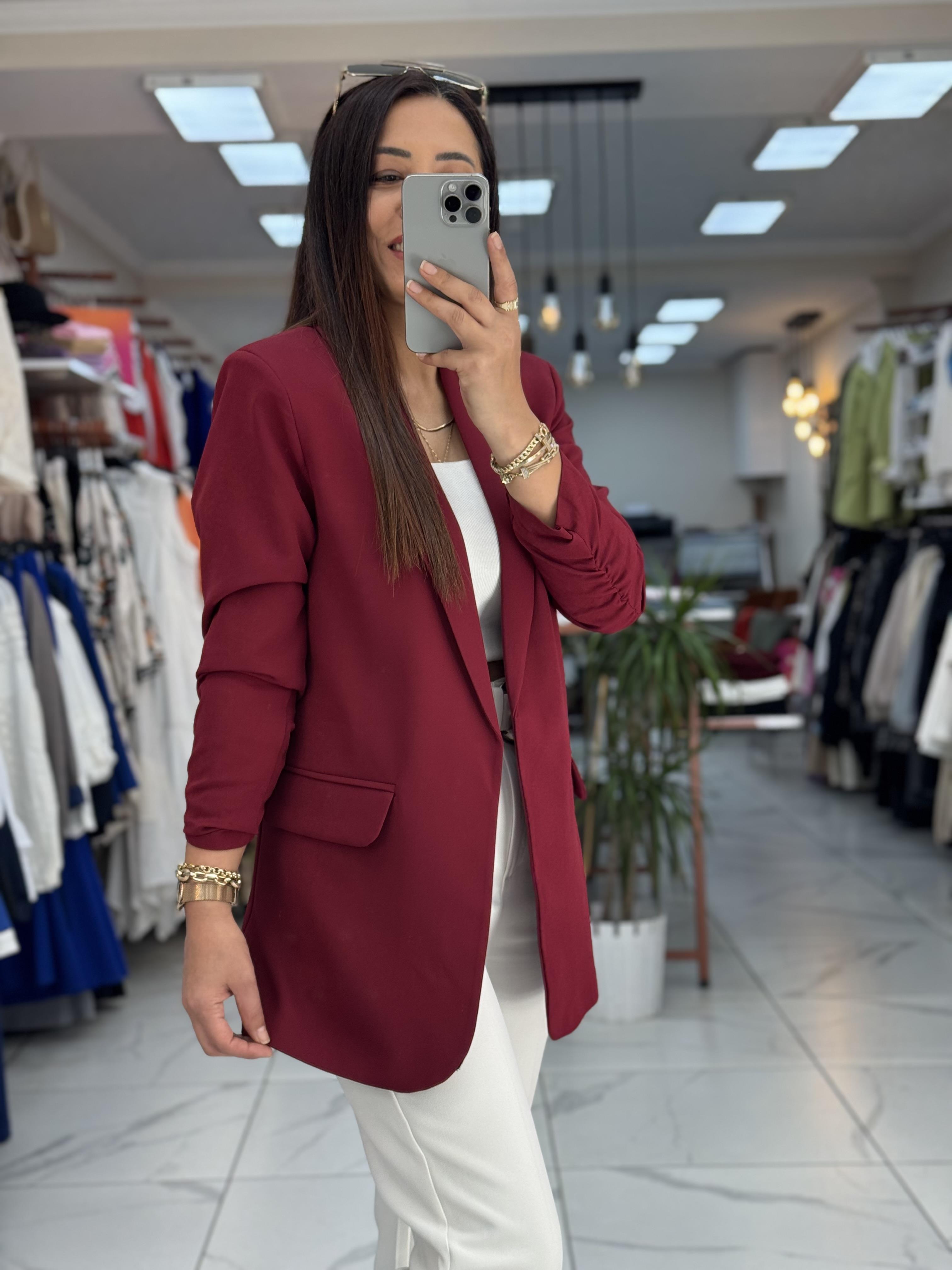 Burgundy buttonless blazer jacket