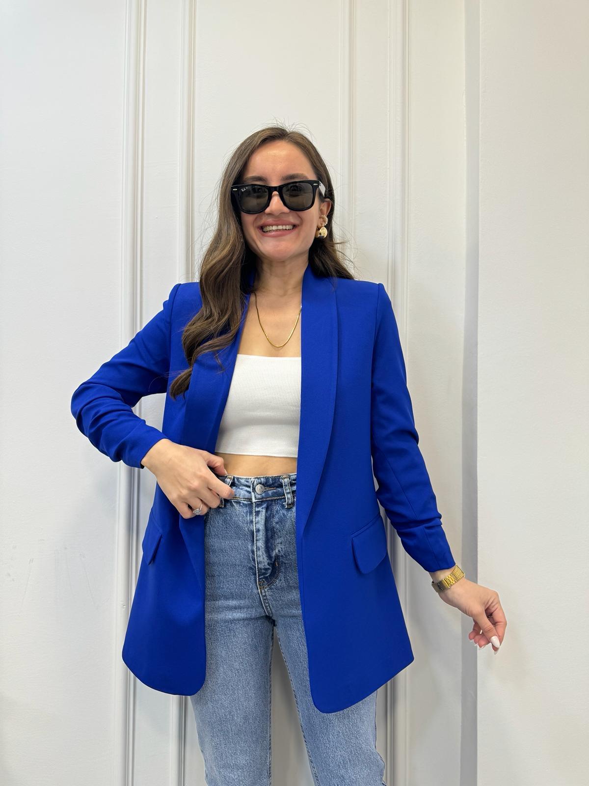 Blue Buttonless Blazer Jacket – Tailored Elegance & Modern Sophistication