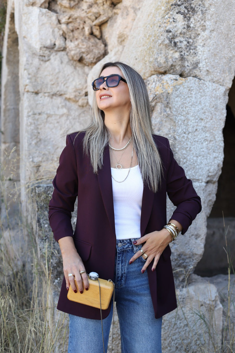 Burgundy buttonless blazer jacket