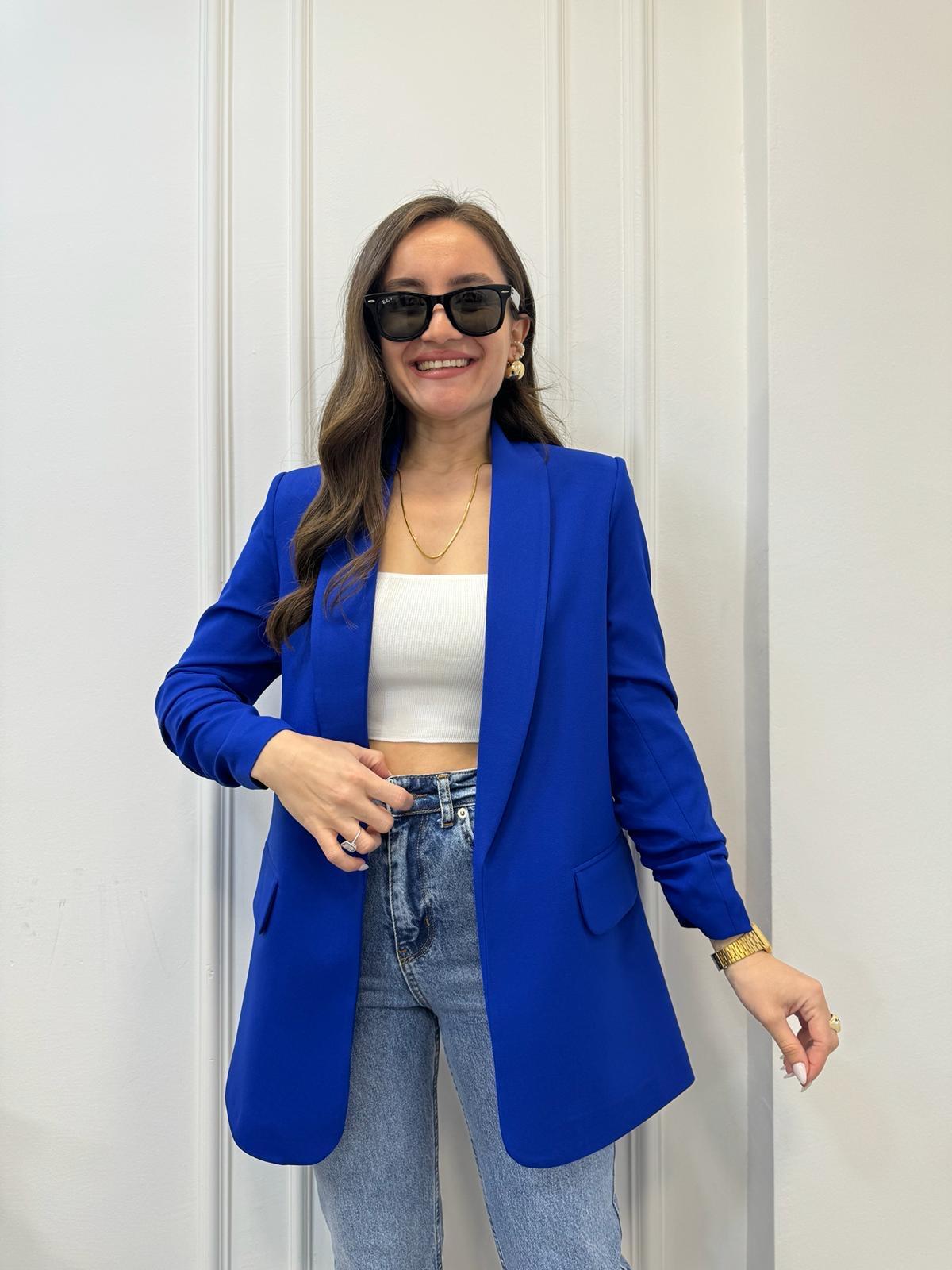 Blue Buttonless Blazer Jacket – Tailored Elegance & Modern Sophistication