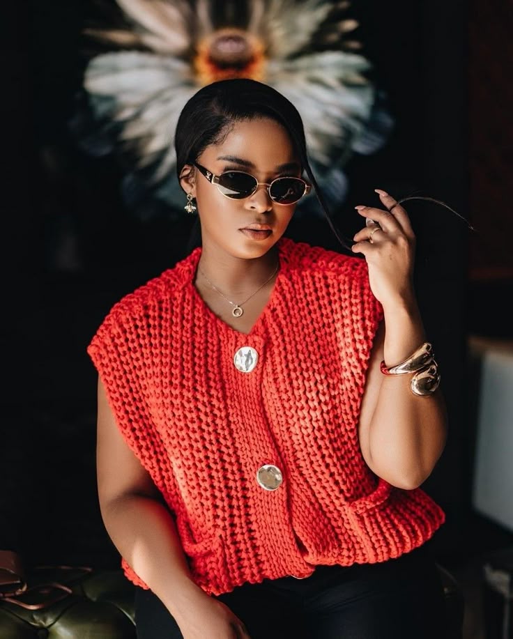 RED CHUNKY SWEATER VEST