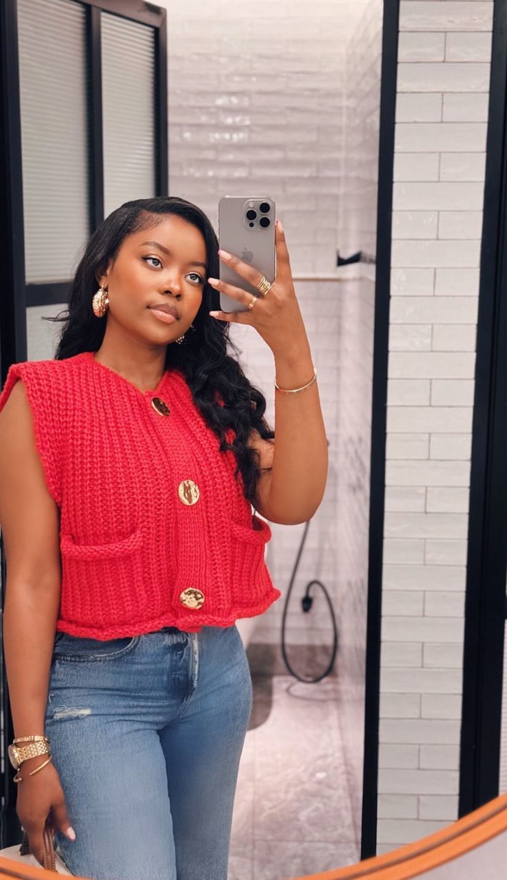 RED CHUNKY SWEATER VEST